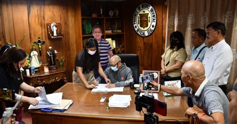 New Negros Oriental guv assures workers of no revamp.